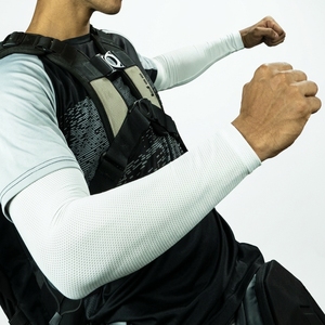 Mangas Protectoras para Hombre, Blancas, de Poliéster, UPF50+, Manga Larga, Color Sólido, Protección Deportiva - Product Image 4