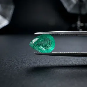 Émeraude Verte Naturelle Colombienne 1,74 CT, Coupe Poire, Facettée, avec Effet de Couleur Changeant, pour la Fabrication de Bijoux et les Collectionneurs - Product Image 3