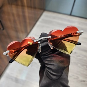 High Quality Men's Moissanite Pass Diamond Tester Hip Hop Style Red Orange Studded Heart Shape Anti-Reflective Lens <b>Sunglasses</b> - Product Image 1