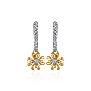 Boucles d'oreilles carrées creuses en or rose avec accent de diamant de laboratoire, bijoux tendance pour femmes en or 18 carats - Product Image 1