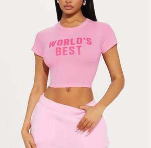 เสื้อครอปท็อปสีชมพูที่ดีที่สุดในโลก เสื้อยืดคอกลมแขนสั้นลำลองสำหรับผู้หญิง ผ้าเจอร์ซีย์คอตตอน 100% ระบายอากาศได้ดี เหมาะสำหรับใส่ในฤดูใบไม้ผลิและฤดูร้อน - Product Image 3