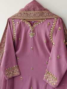 Elegante Salwar Kameez Estampado 2025 con Dupatta en Contraste - Vestido Tradicional Pakistaní - Product Image 4