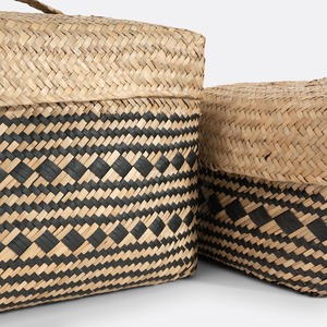 Ensemble de 2 paniers en jonc de mer avec motif à carreaux noirs, paniers de rangement faits à la main, vente en gros, écologiques, fabriqués au Vietnam - Product Image 3