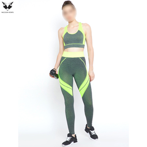 Conjunto de Leggings y Sujetador Deportivo Estampado Verde y Gris para Mujer, Conjunto de Yoga de Dos Piezas, Sujetador Push-Up y Control de Abdomen, Conjunto de Fitness de la Mejor Calidad - Product Image 4