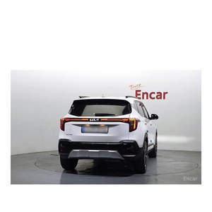 Kia Seltos 1.6 Turbo 2WD Essence Automatique Sièges en Cuir Caméra Arrière 32 153 km avec Volant à Gauche Modèle 2023 - Product Image 4