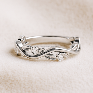 Anillo Clásico de Plata de Ley 925 con Oro de 14K y Moissanita Certificada IGI, Diseño de Hoja, Joyería Elegante para Mujer - Product Image 5