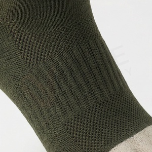 Chaussettes pour hommes, couleur unie, tricotées, respirantes, 5 doigts, coton, élasthanne, pour un usage quotidien au printemps - Product Image 5