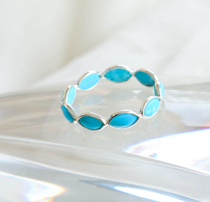 Anillo de Eternidad Azure Horizon Marquise Turquoise con Plata de Ley 925, Anillo de Estilo Moderno en Venta - Product Image 4