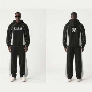 Ensemble 2 pièces : Sweat à capuche épais 400 g/m² en molleton noir et gris à empiècements contrastants et pantalon de jogging ample avec bandes réfléchissantes - Product Image 5