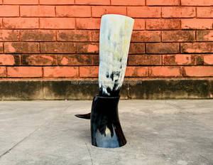 Cuernos de búfalo grabados con diseño de barco vikingo, ideales para usar como cuernos para beber y cuernos para tocar, procedentes de la India. - Product Image 6