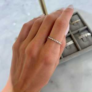 Anillo de media eternidad con diamantes cultivados en laboratorio de corte redondo y baguette, oro macizo real de 14K, anillo de boda apilable, precio de fábrica al por mayor - Product Image 2