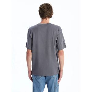 เสื้อยืดผู้ชายโอเวอร์ไซส์เสื้อ100% ผ้าฝ้ายทรงหลวมสไตล์สตรีทแวร์พิมพ์ลายโลโก้ออกแบบได้ตามต้องการ - Product Image 3