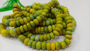 Perles d'Opale Verte Citronnée Rondelles Lisses et Simples de 7 à 10 mm du Rajasthan pour la Fabrication de Bijoux Vendues par Fil de 8 Pouces de Long - Product Image 5