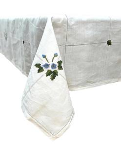 Nappe en lin blanc personnalisée avec ourlet festonné, broderie de jolies fleurs, lavable, pour la maison, les restaurants et les fêtes - Product Image 4