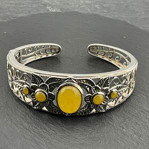 Bracelet manchette articulé floral en argent sterling massif, orné de quartzite jaune jade vintage, bijou artisanal en pierres précieuses - Product Image 1