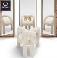 Chaise en tissu de forme spéciale de luxe moderne et légère ensemble pour chambre à coucher chaise de coiffeuse en cachemire pour la maison