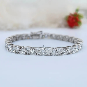 Pulsera de tenis de moissanita con corte trillón, pulsera de boda, pulsera de lujo con diamantes de corte trillón, regalo para la futura novia - Product Image 2