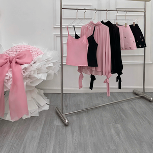 Elegante conjunto de 2 piezas para mujer con blusa de manga abullonada y falda de corte A de cintura alta, diseño personalizado de Vietnam Manufacturing Clothing. - Product Image 2