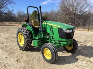 Tractor Agrícola John Deere 5045E de Alta Calidad a Precio de Fábrica, Tractor Diésel de 45 HP para Arar, Transportar y Trabajar en el Campo - Product Image 2