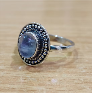 Anillo de Plata de Ley 925 Oxidada con Piedra Lunar Natural, Estilo Antiguo, Marco Circular Texturizado, Joyería - Product Image 2