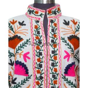 Veste élégante en coton TNT Suzani indien faite à la main, à col en V, tricotée, à volants, brodée, respirante et écologique pour l'hiver - Product Image 2