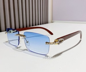 Lunettes de soleil diamantées tendance pour hommes et femmes, idéales pour les fêtes et occasions spéciales, disponibles au meilleur prix - Product Image 3