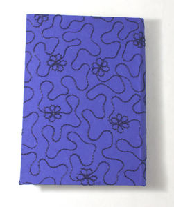Cuaderno Escolar de Papel Reciclado con Cubierta Dura Bordada con Hilo de Seda, Color Azul, Hecho a Mano - Product Image 4