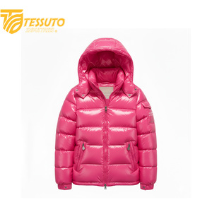 Veste matelassée noire brillante avec capuche et logo personnalisé – Manteau d'hiver en duvet pour homme – Fabricant en gros OEM - Product Image 4