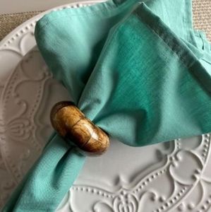 Ensemble d'anneaux de serviette faits à la main en bois naturel, design nordique, accessoire de table durable pour mariage et dîner par curio Craft - Product Image 3