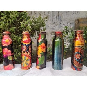 Botella de agua de cobre de diseño, artesanal y única, hecha a mano con tapa, diseño clásico para beber, artículo de regalo empresarial a precio de mayorista. - Product Image 1