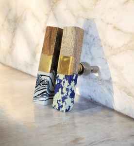 Tirador de Gabinete y Cajón Hecho a Mano con Perfil Elegante, Ecológico, de Resina Geométrica Marmoleada - Product Image 2