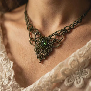 Collar Hecho a Mano con Colgante de Perla de Agua Dulce Esmeralda con Diseño de Mariposa, Cordón Verde Ajustable, Estilo Boho Natural - Product Image 1