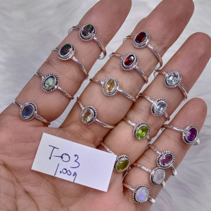 Anillo de Topacio Azul de Plata de Ley 925 Hecho a Mano, Ligero y Minimalista, con Piedras Naturales para Uso Diario, de Namokar Exports - Product Image 1