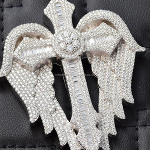 Pendentif Croix Cœur Personnalisé en Moissanite, Argent Sterling 925 Plaqué Rhodium, Croix de Jésus Baguette Sertie de Pierres, Tendance Hip Hop pour Hommes, Idéal Cadeau - Product Image 2