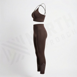 Ensemble de sport pour femme avec logo personnalisé : soutien-gorge de sport, legging, débardeur d'entraînement athleisure, tenue de gym sans couture, vêtements de sport en gros - Product Image 3