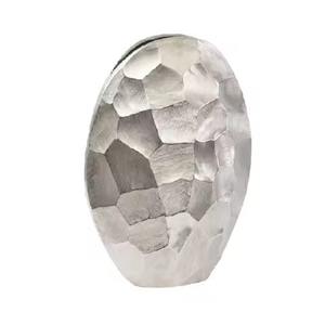 Vases à fleurs décoratifs élégants en métal pour arrangements floraux - Product Image 6