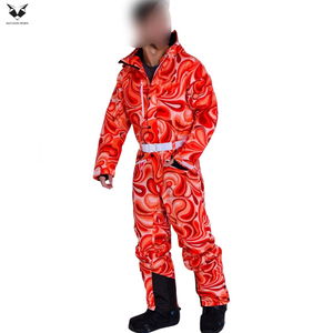 ชุดสกีโพลีเอสเตอร์กันลมแบบชิ้นเดียว พิมพ์ลายกราฟิกสีแดงสด ทนทานต่อสภาพอากาศ กันน้ำ บริการ OEM ODM จากซัพพลายเออร์คุณภาพดีรุ่นใหม่ล่าสุด - Product Image 3