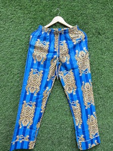 ชุดนอนผ้าฝ้ายทำมือ: ชุดลำลองลายเสือสีน้ำเงิน - Product Image 3