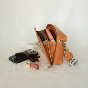 Vente en gros Petit sac à bandoulière en cuir véritable pour femmes Dernier modèle de marque Sac à bandoulière Sacs à main pour dames - Product Image 3