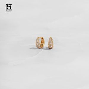 Pendientes Huggie de Lujo con Diamantes Pavé – Oro de 14k con Diamantes Certificados – Fabricación de Joyería Fina - Product Image 3