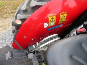 Tractor Agrícola 2605H de Bajo Consumo de Combustible, Diseñado para la Productividad Diaria en la Granja - Product Image 4