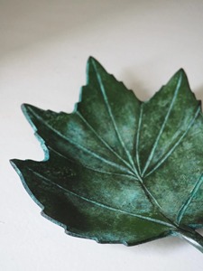 Eye Catching Metal Leaf Plate Ideal For Serving Display Decor Cafe <b>Table</b> Centerpiece And Home <b>Side</b> <b>Table</b> Styling Use From India - Product Image 3