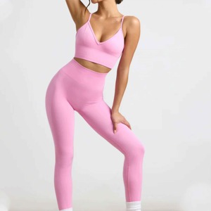 Ensemble de yoga réversible grande taille de haute qualité pour femme : soutien-gorge de sport et leggings pour la gym et le fitness - Product Image 5
