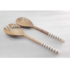 Ensemble de saladiers en bois d'acacia de style américain avec poignée en rotin tressé, écologique, cuillère et fourchette à salade, passe au lave-vaisselle, 11 pouces - Product Image 2