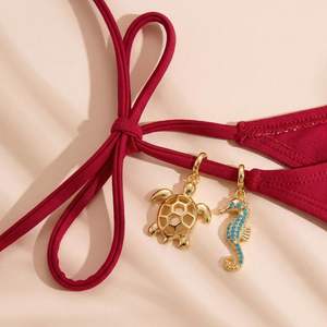 Joyería Ocean al por Mayor, Dijes de Playa y Bikini de Acero Inoxidable con Baño de Oro de 18K, Resistentes al Agua - Product Image 2