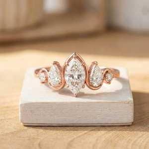 Bague de fiançailles en diamant naturel, taille marquise, diamant de laboratoire, design ondulé, platine, bijoux fins au meilleur prix - Product Image 2