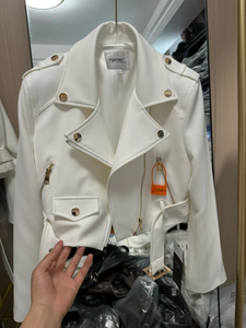 White Genuine Leather Moto Jacket Women Short Sleeve <b>Zipper</b> Front Turn-down Collar Solid Color Autumn Fashion Biker <b>Coat</b> - Product Image 4