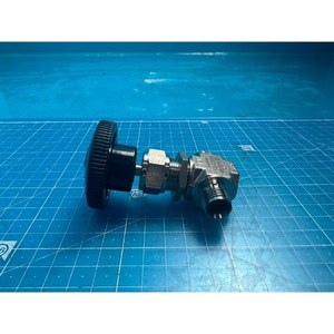 Valve à aiguille en acier inoxydable Swagelok SS-1RS6, utilisée comme pièce détachée pour équipement semi-conducteur Legacy - Product Image 4