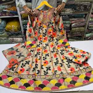 Hermoso maxi vestido de lino con forro estampado digital y bordado de hilo, pantalones de lino estampados, estampado de diamantes. - Product Image 1