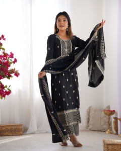 Kurta Kameez de seda Chinon pura bordada con pantalón Salwar y Dupatta de encaje elegante, traje de tres piezas completamente cosido para mujer - Product Image 3